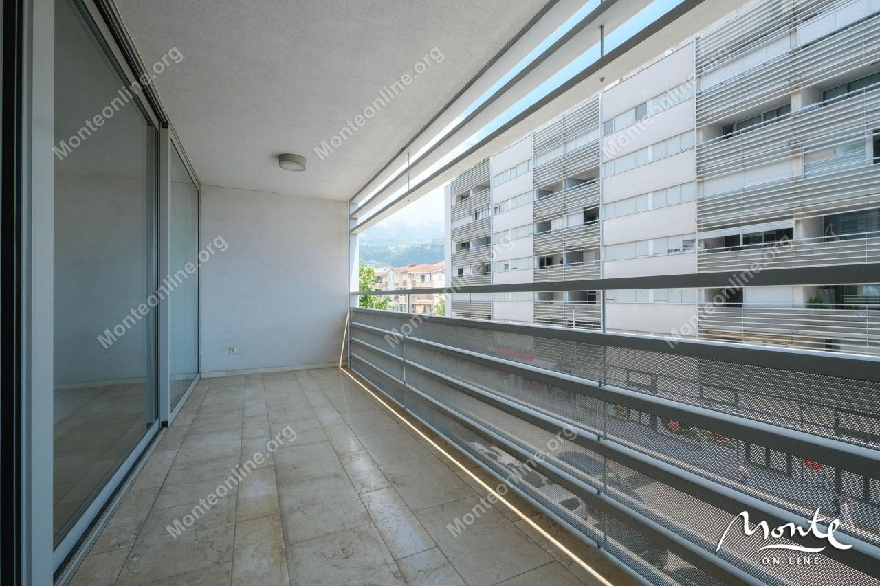 Apartment in Budva, Montenegro, 85 m² - picture 14