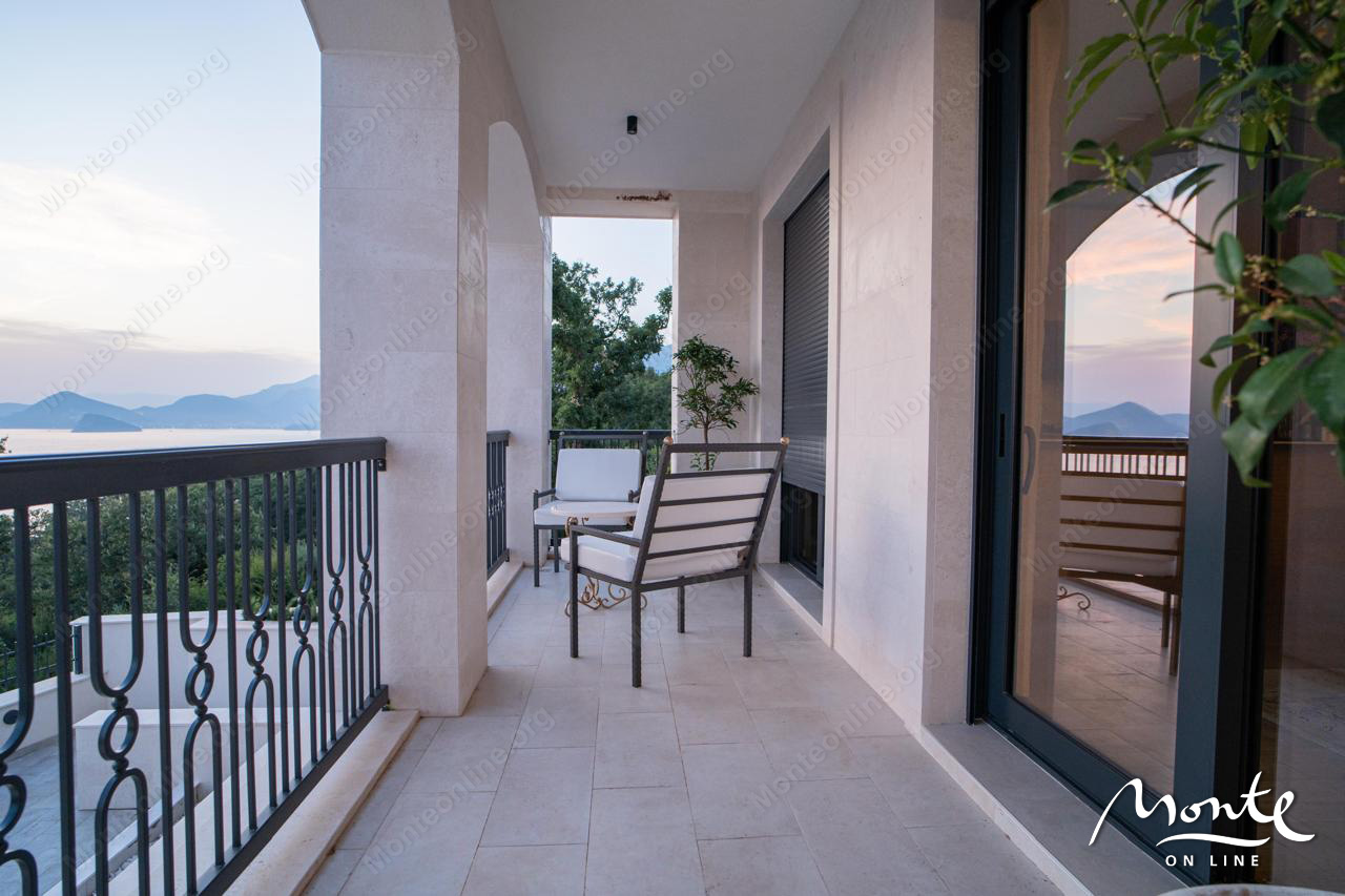 Villa à Rézévici, Monténégro, 650 m² - image 14