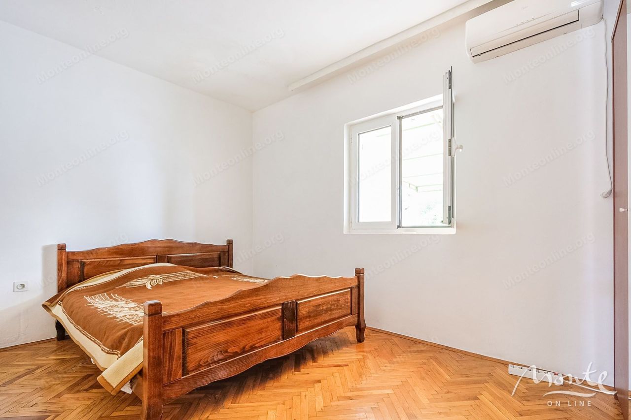 Villa in Tivat, Montenegro, 119 m² - picture 14