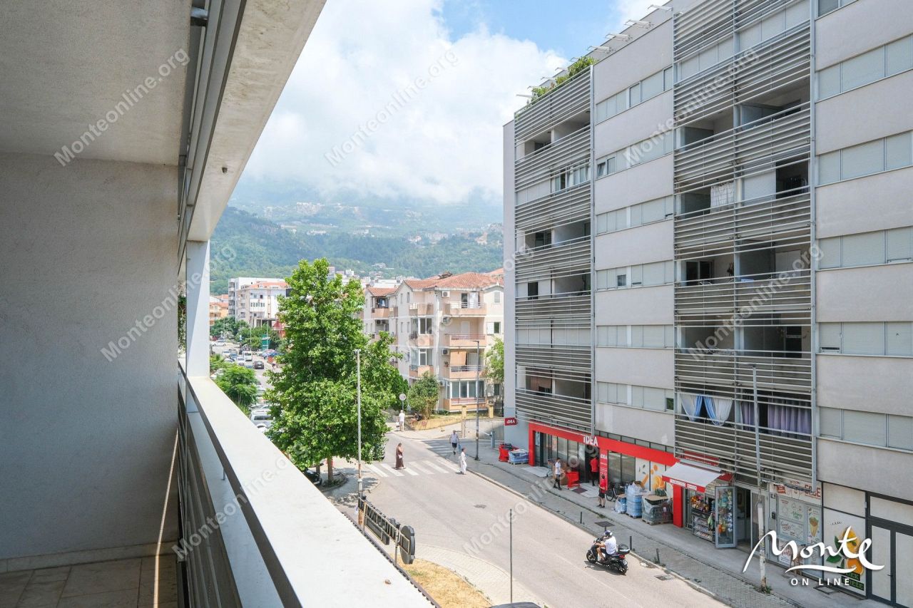 Apartment in Budva, Montenegro, 85 m² - picture 15