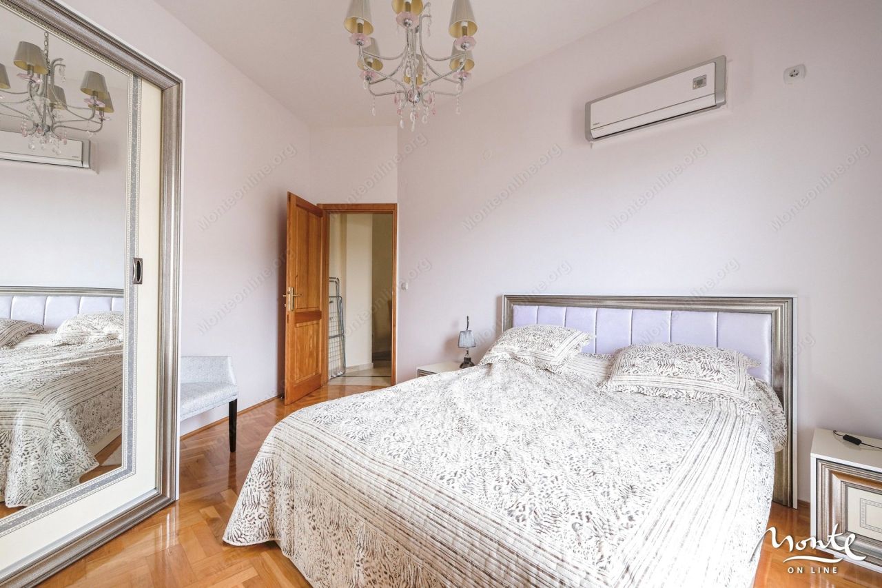 Apartment in Igalo, Montenegro, 64 m² - picture 16