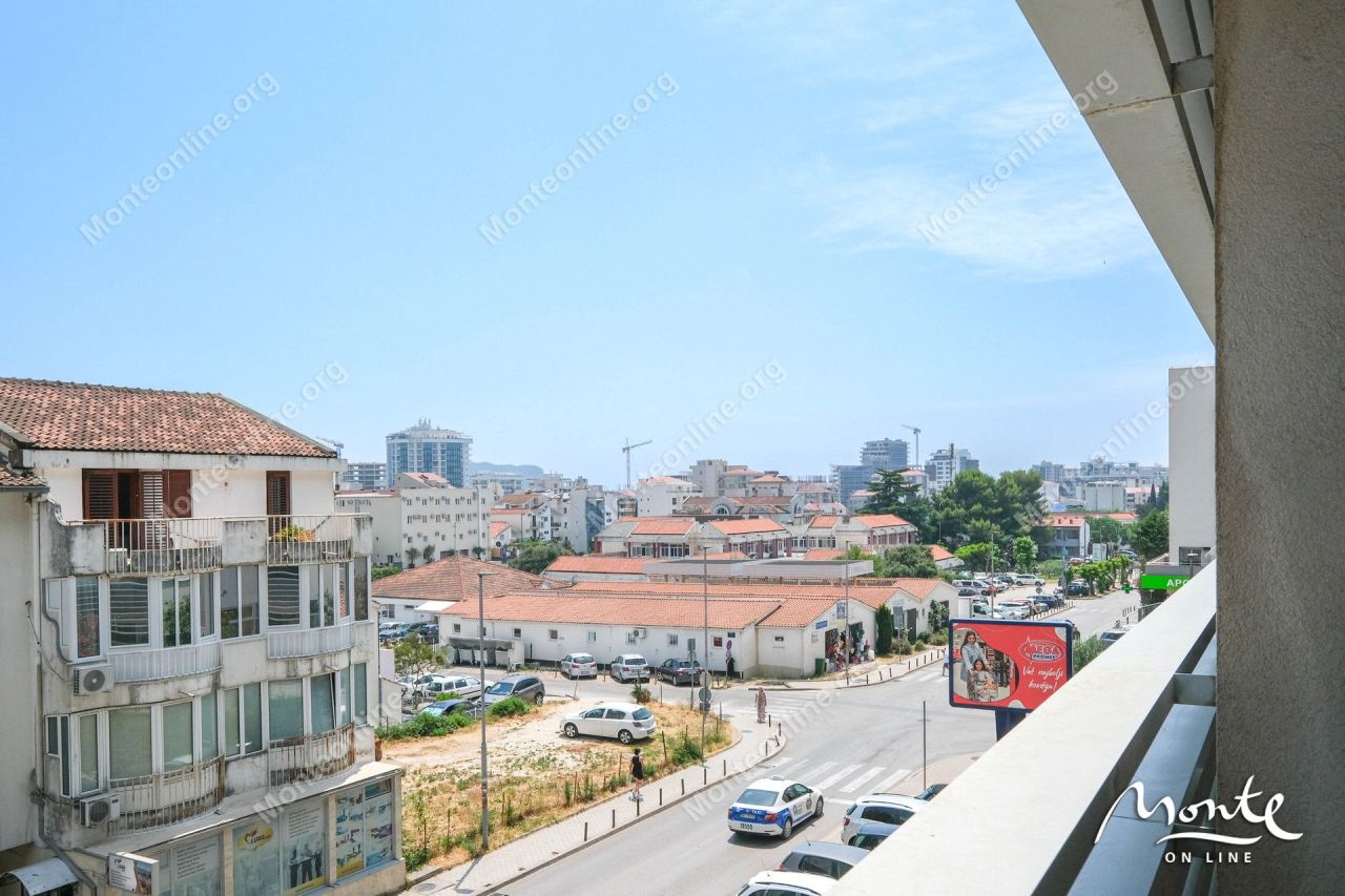 Apartment in Budva, Montenegro, 85 m² - picture 16