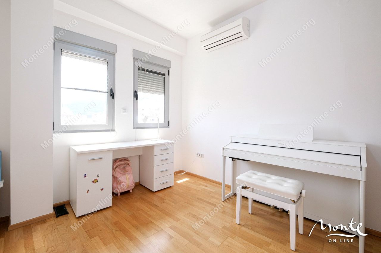 Apartment in Budva, Montenegro, 150 m² - picture 16