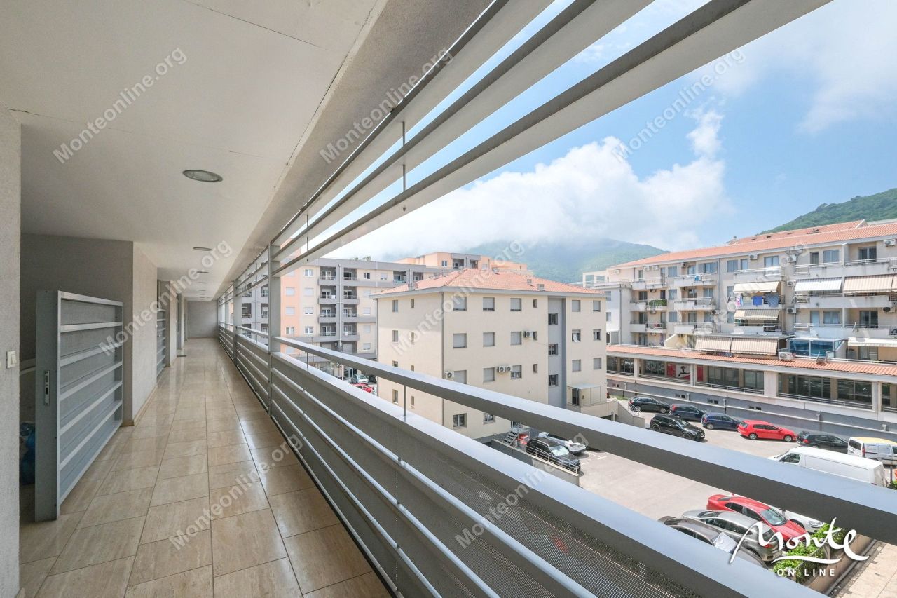 Apartment in Budva, Montenegro, 85 m² - picture 17