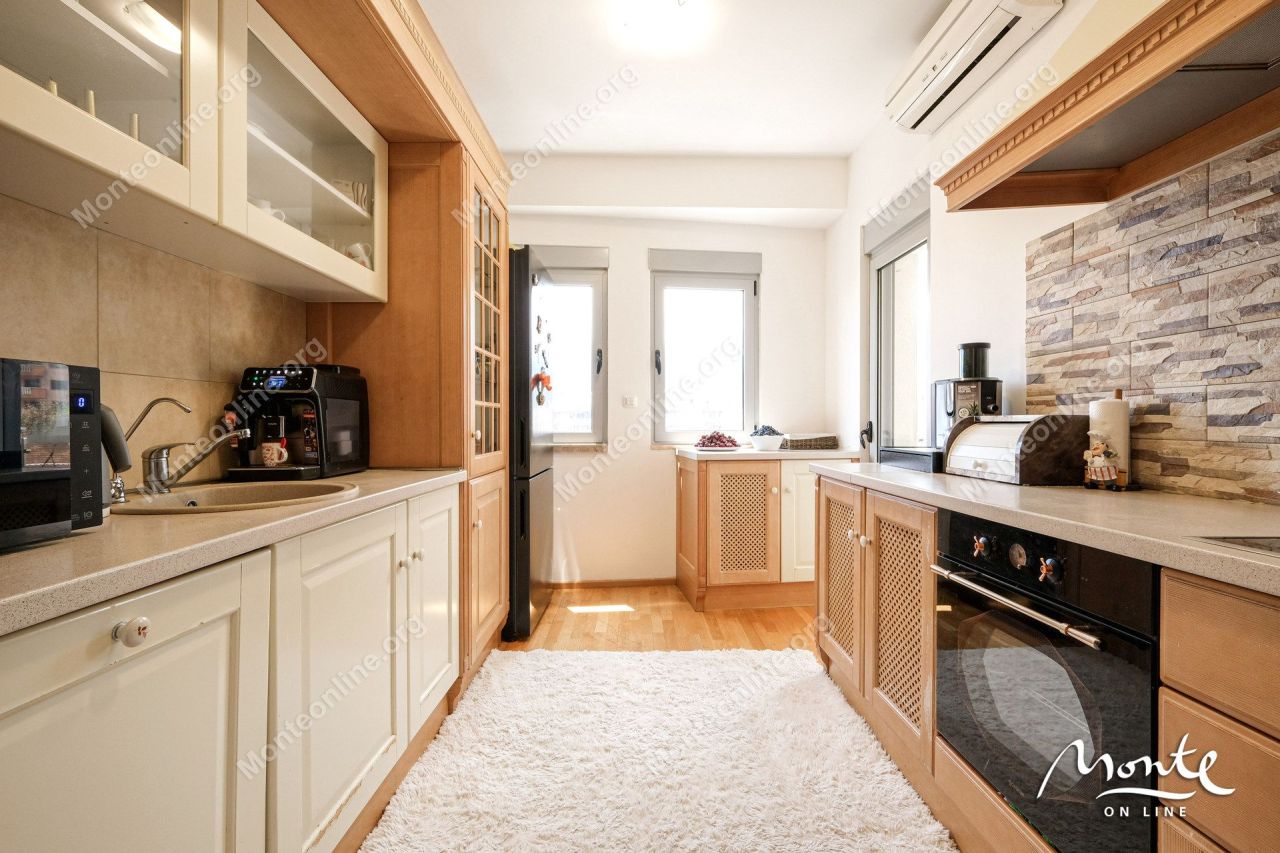 Apartment in Budva, Montenegro, 150 m² - picture 17