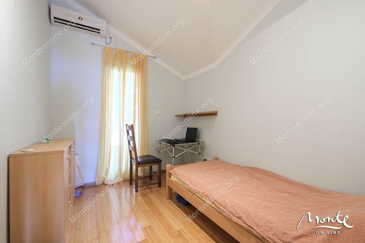 Apartment in Risan, Montenegro, 130 m² - picture 17