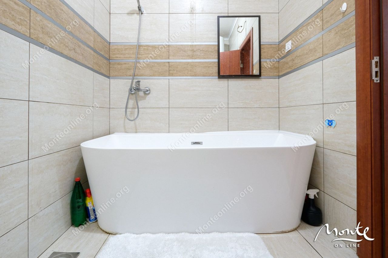 Apartment in Budva, Montenegro, 150 m² - picture 19