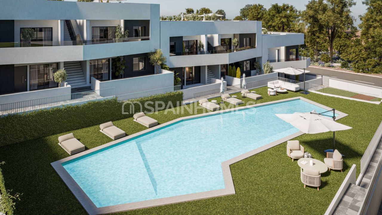 Appartement à San Miguel de Salinas, Espagne, 120 m² - image 1