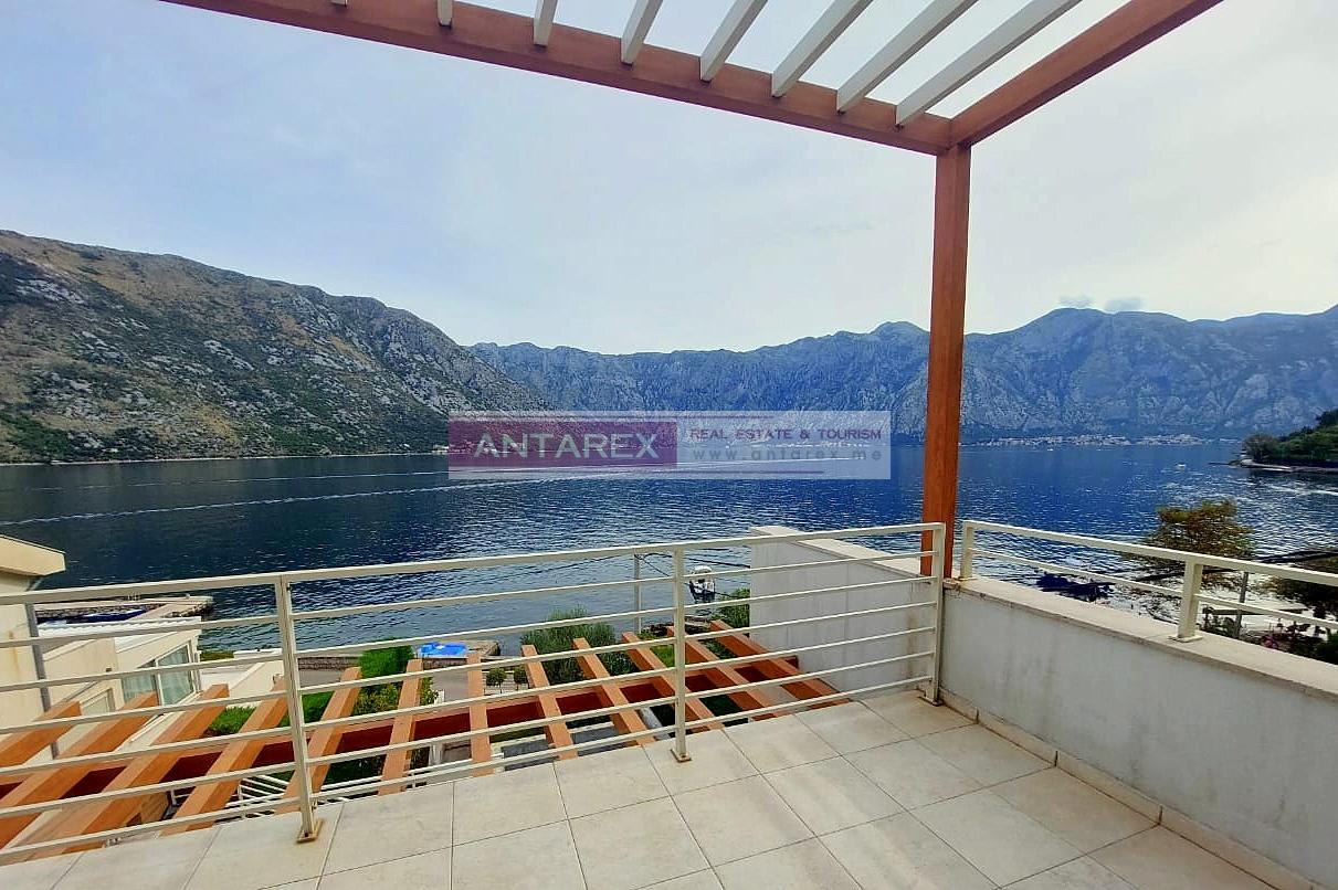 Villa in Stoliv, Montenegro, 294 m² - picture 1