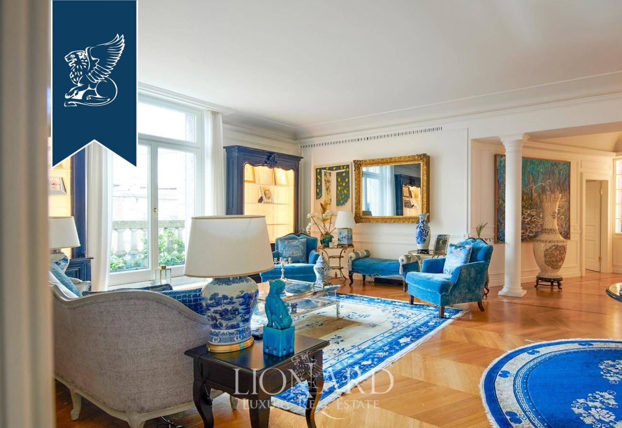 Apartment in Milan, Italy, 730 m² - picture 2