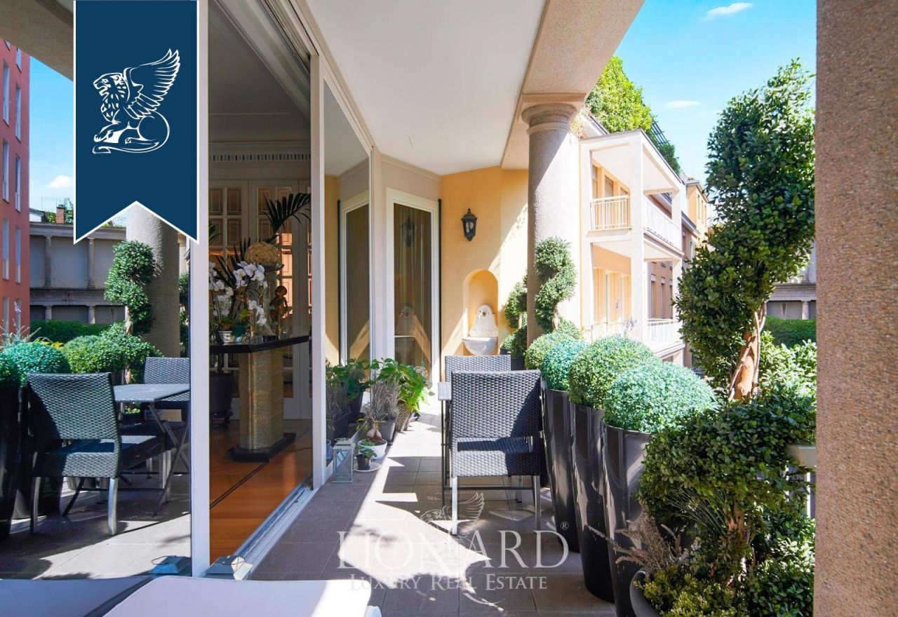 Apartment in Milan, Italy, 730 m² - picture 13