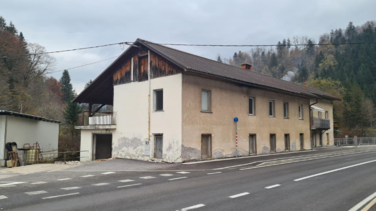 Casa en Idria, Eslovenia, 203 m² - imagen 1