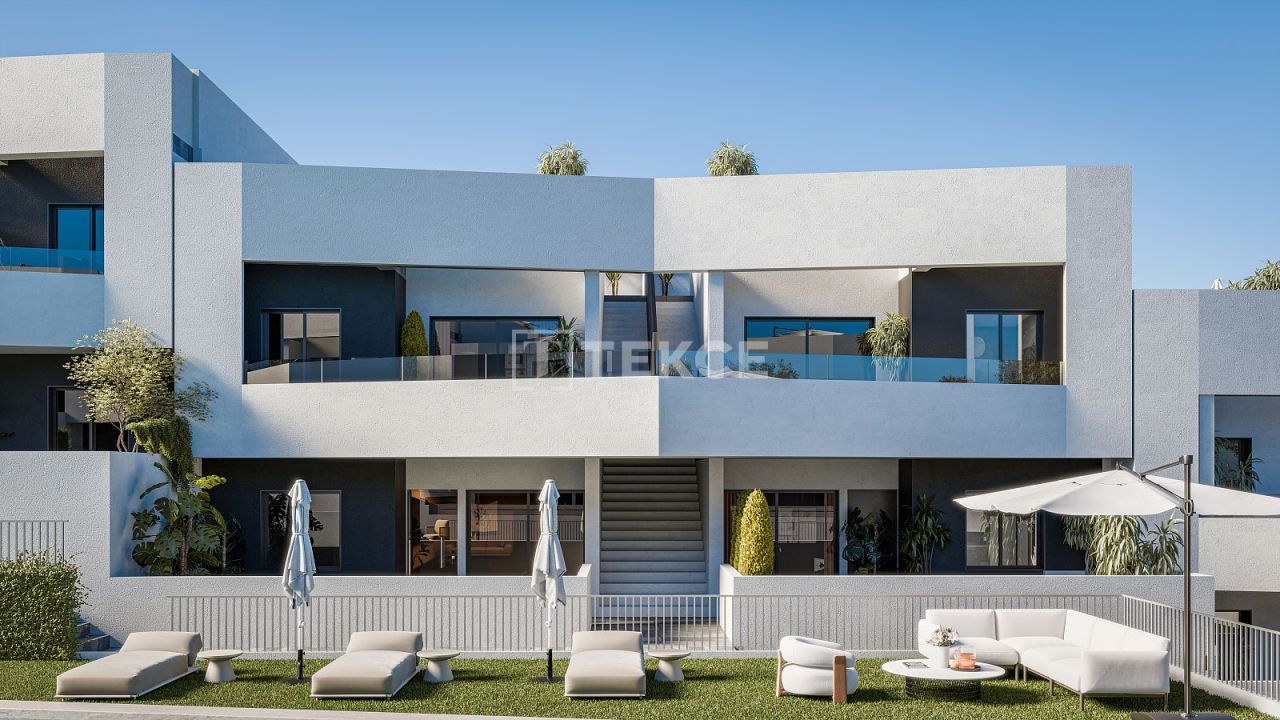 Appartement à San Miguel de Salinas, Espagne, 150 m² - image 1