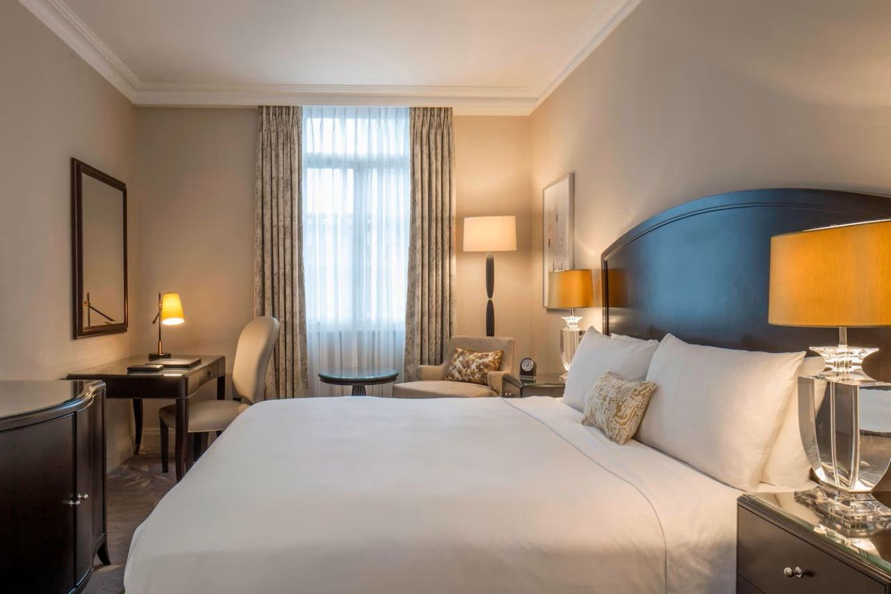 Hôtel à Londres, Royaume-Uni, 8 639 m² - image 1