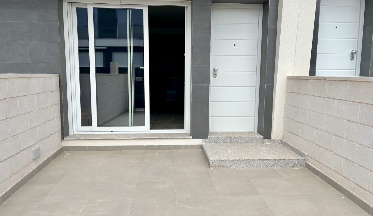 Apartment in Alicante, Spain, 74 m² - picture 2