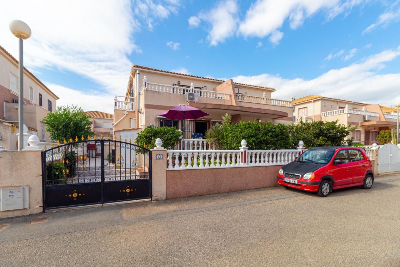 Maison à Orihuela Costa, Espagne, 86 m² - image 1