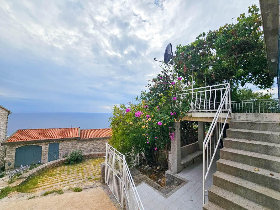 Flat in Rezevici, Montenegro, 126 m² - picture 3