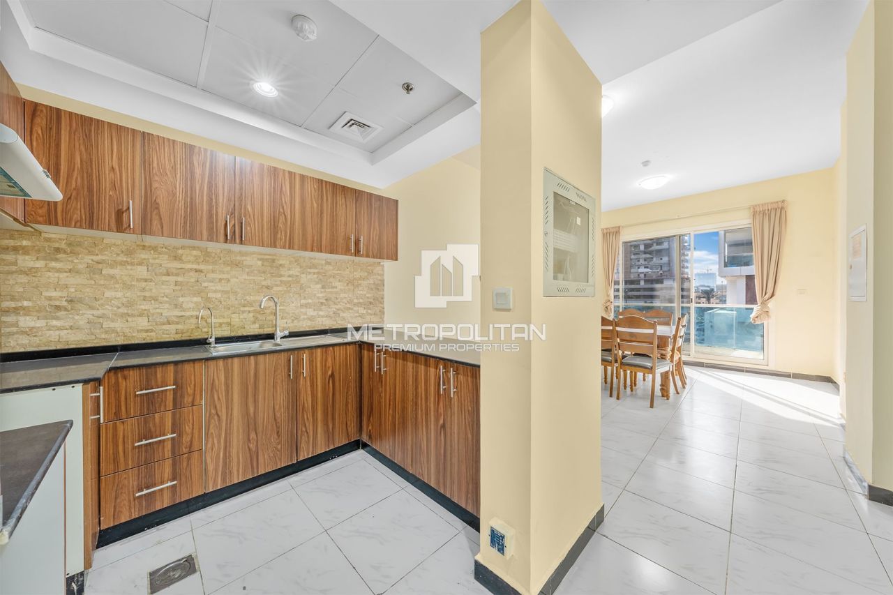Apartment in Dubai, UAE, 93 m² - picture 1