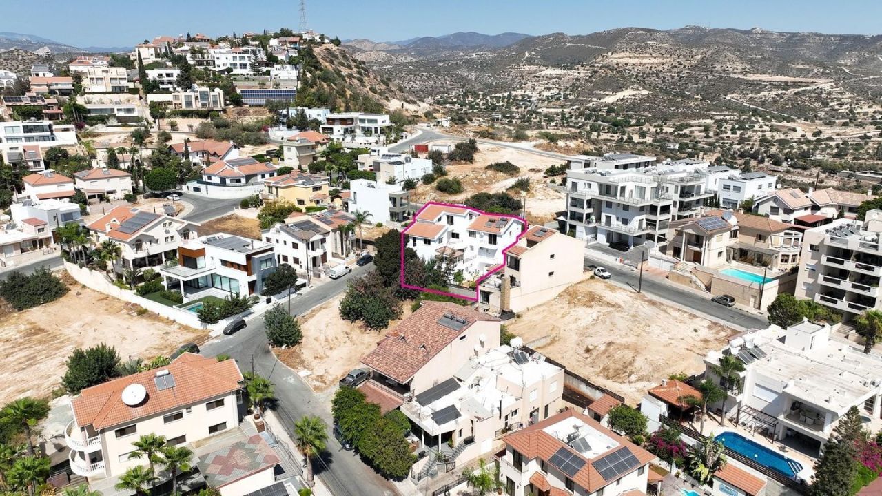 Gewerbeimmobilien in Limassol, Zypern, 565 m² - Foto 1