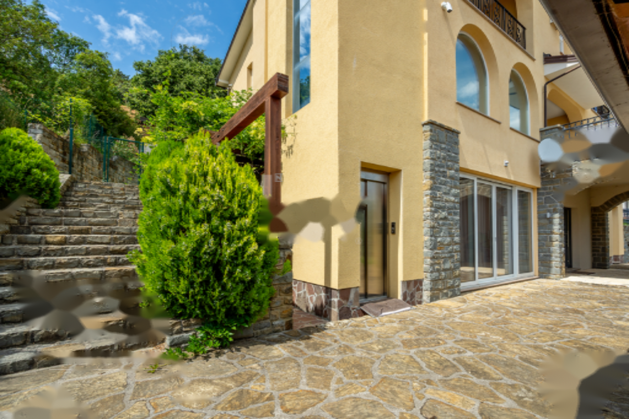 House in Izola, Slovenia, 424 m² - picture 1