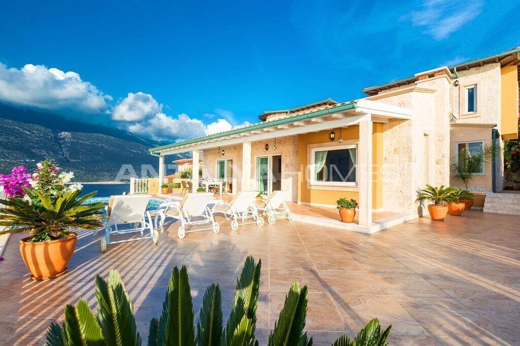 Villa in Kaş, Turkey, 600 m² - picture 1