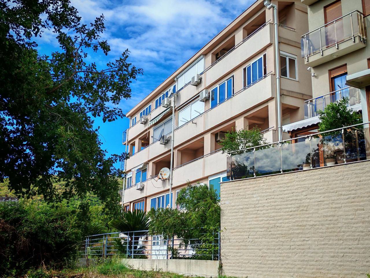 Flat in Becici, Montenegro, 32 m² - picture 5