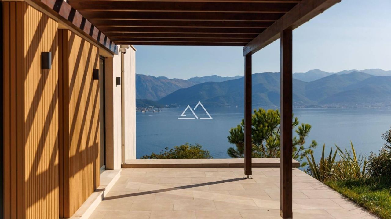 Villa en Zabrze, Montenegro, 166 m² - imagen 1