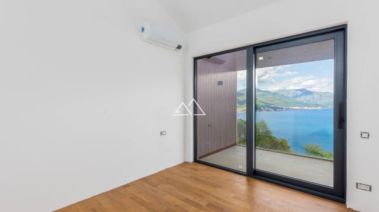 Villa in Zabrze, Montenegro, 166 m² - picture 11