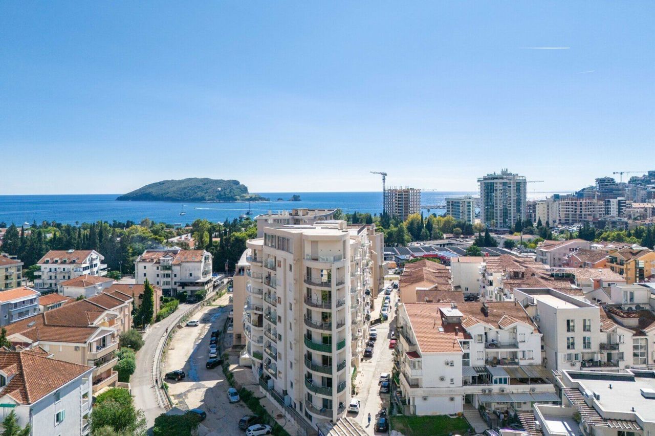 Apartment in Budva, Montenegro, 450 m² - picture 3