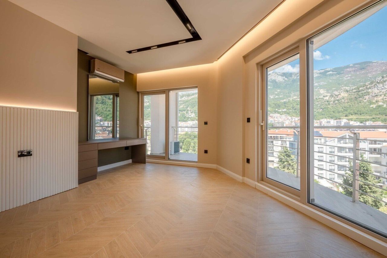 Apartment in Budva, Montenegro, 450 m² - picture 14