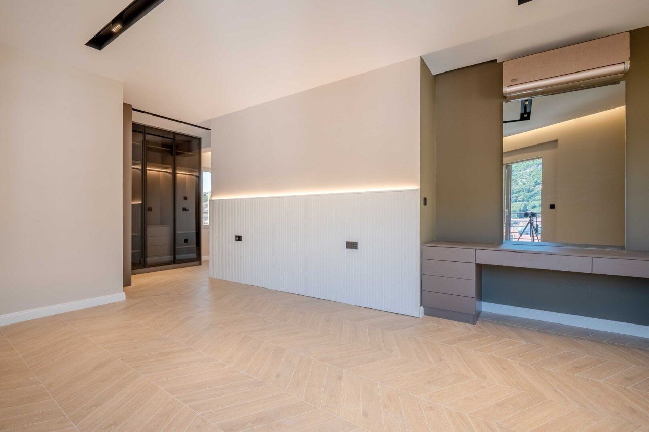 Apartment in Budva, Montenegro, 450 m² - picture 15