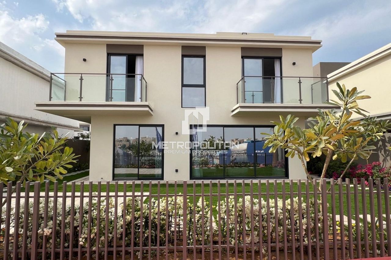 Villa in Ra’s al-Chaima, VAE, 504 m² - Foto 1