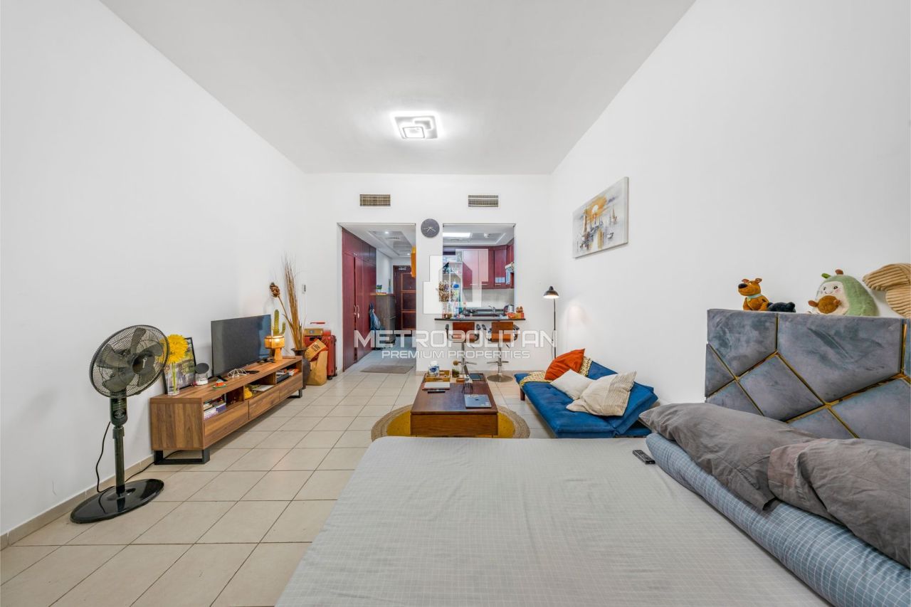 Apartment in Dubai, UAE, 46 m² - picture 3