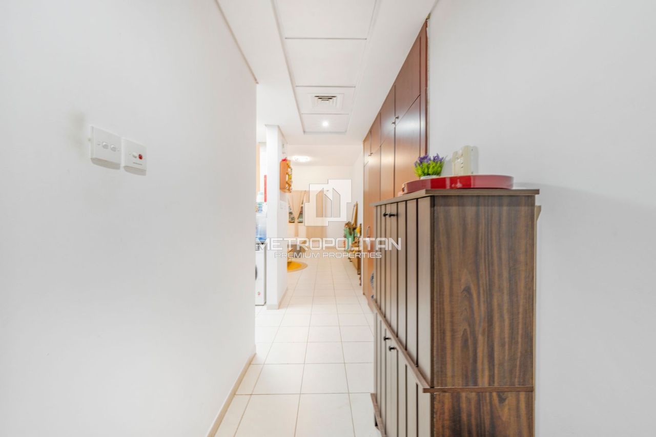 Apartment in Dubai, UAE, 46 m² - picture 4