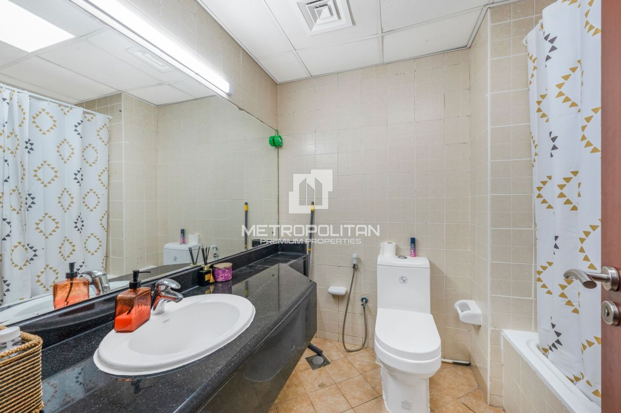 Apartment in Dubai, UAE, 46 m² - picture 9