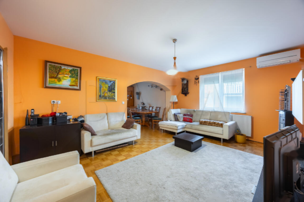 Maison à Ljubljana, Slovénie, 240 m² - image 1