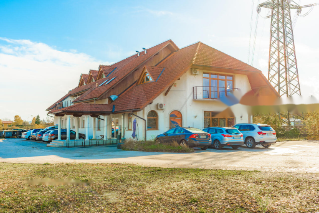 Office in Ljubljana, Slovenia, 1 041 m² - picture 5