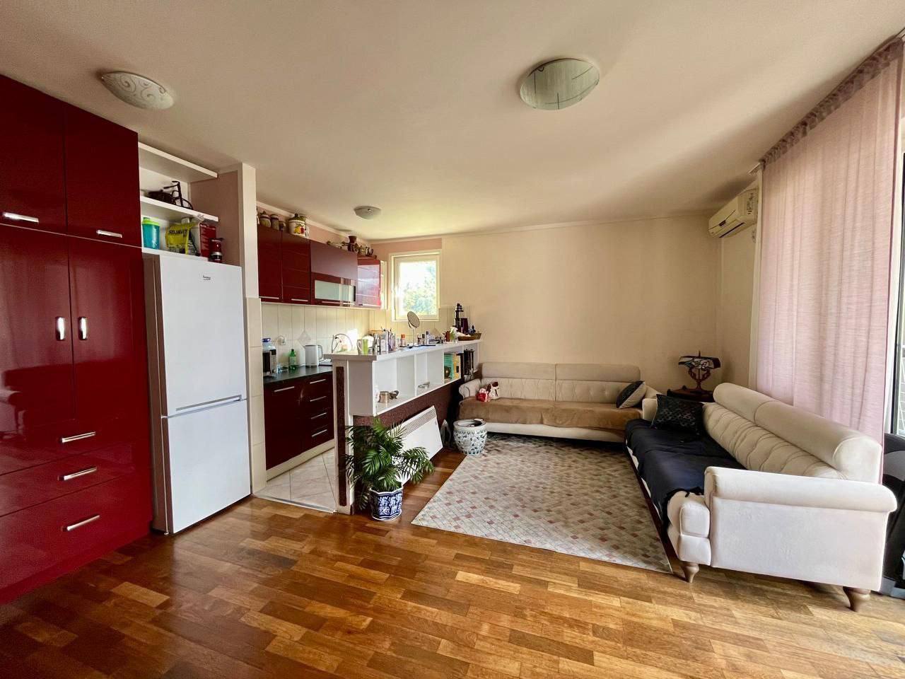 Flat in Petrovac, Montenegro, 70 m² - picture 9