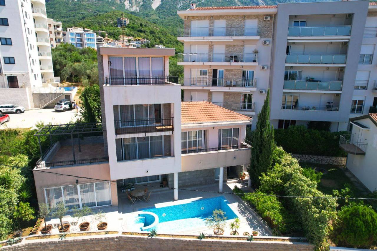 Villa à Becici, Monténégro, 459 m² - image 2