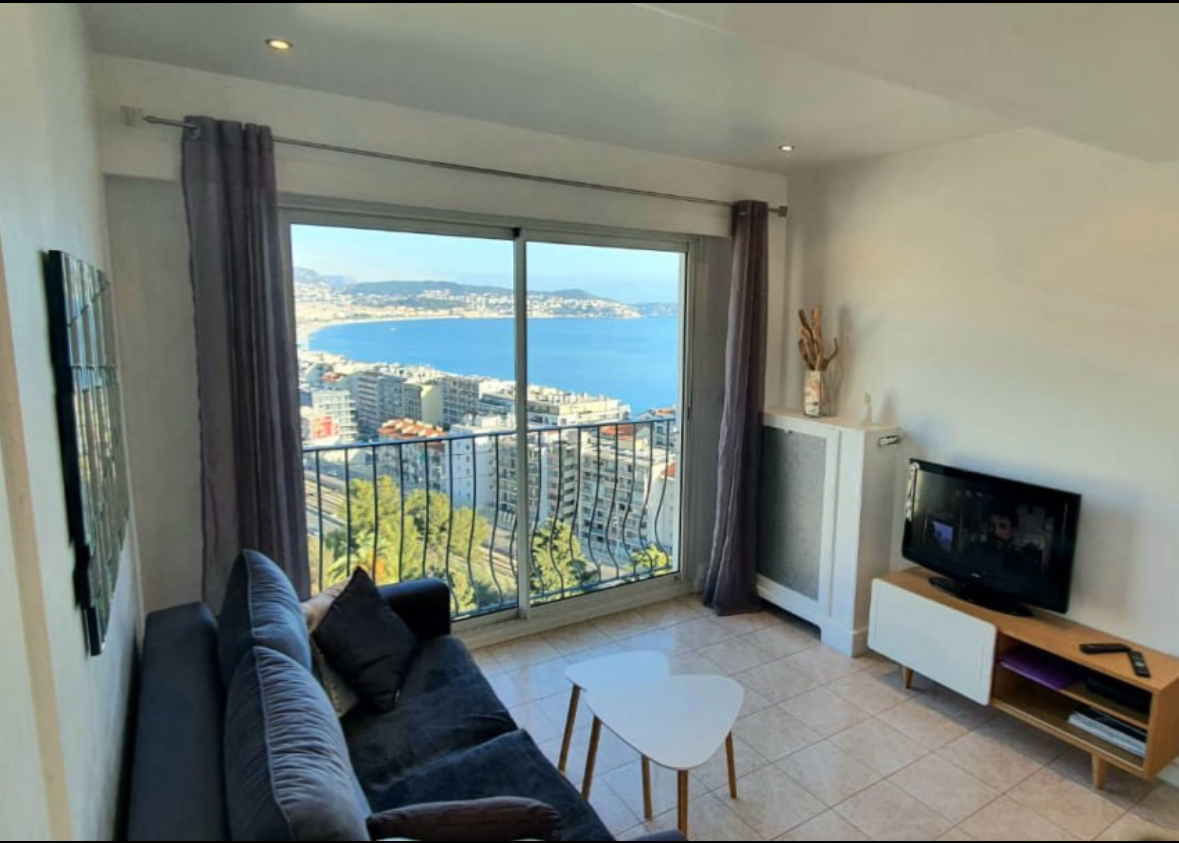 Flat in Nice, France, 30 m² - picture 1