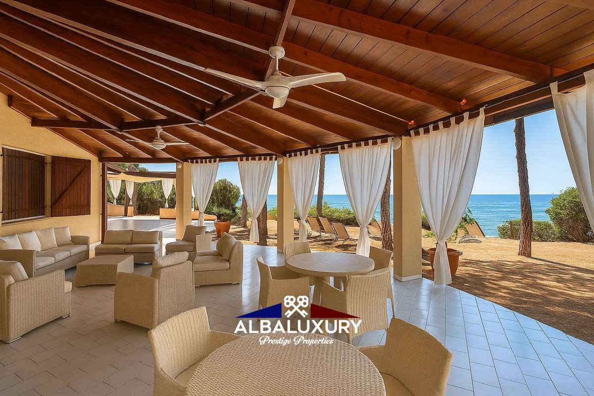 Villa in Cagliari, Italy, 400 m² - picture 6