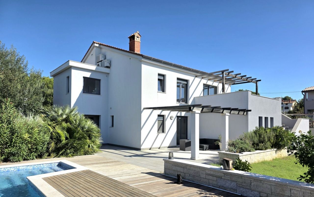 Villa Monteserpo, Croatia, 250 m² - picture 1