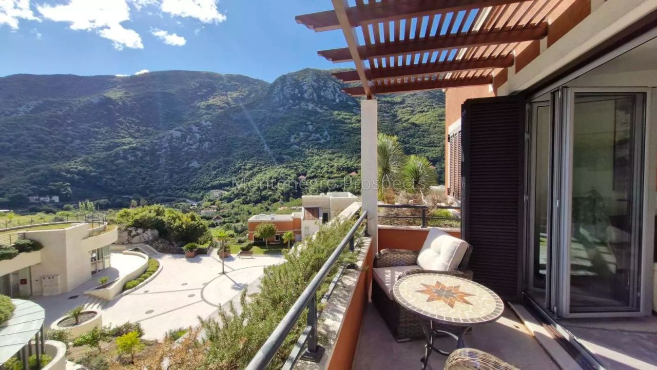 Flat in Morinj, Montenegro, 61 m² - picture 5