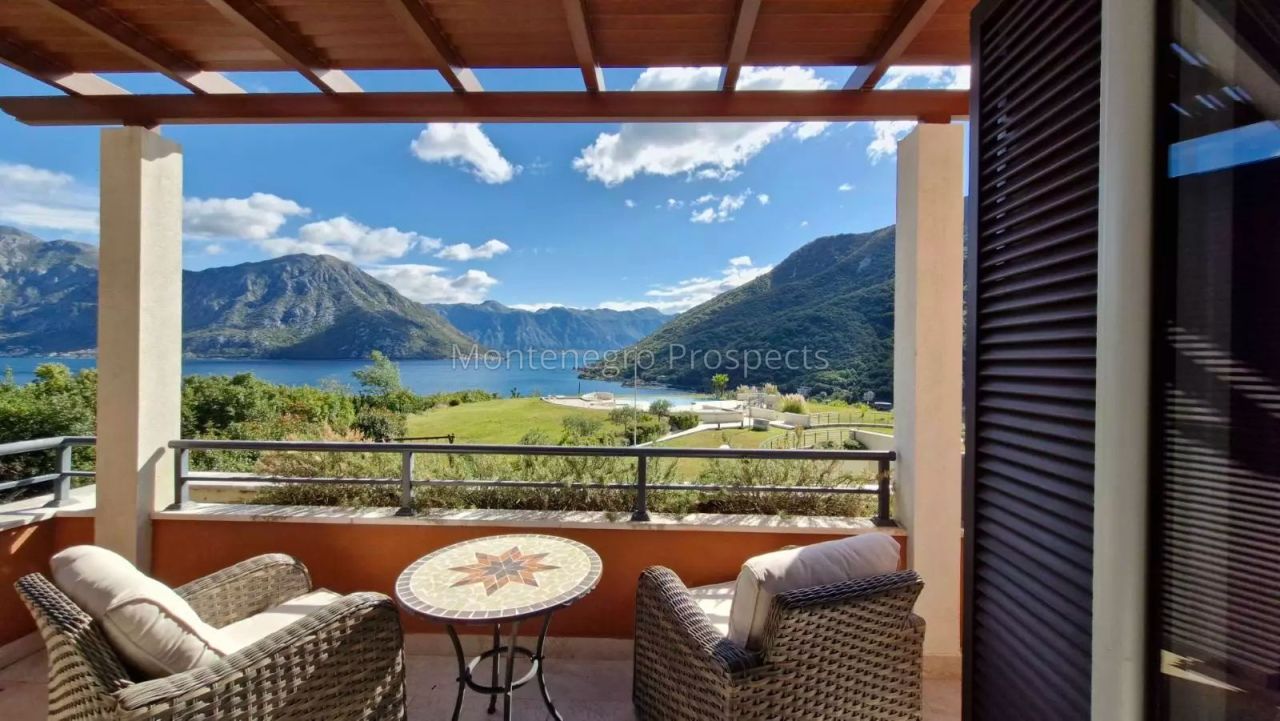 Flat in Morinj, Montenegro, 61 m² - picture 6