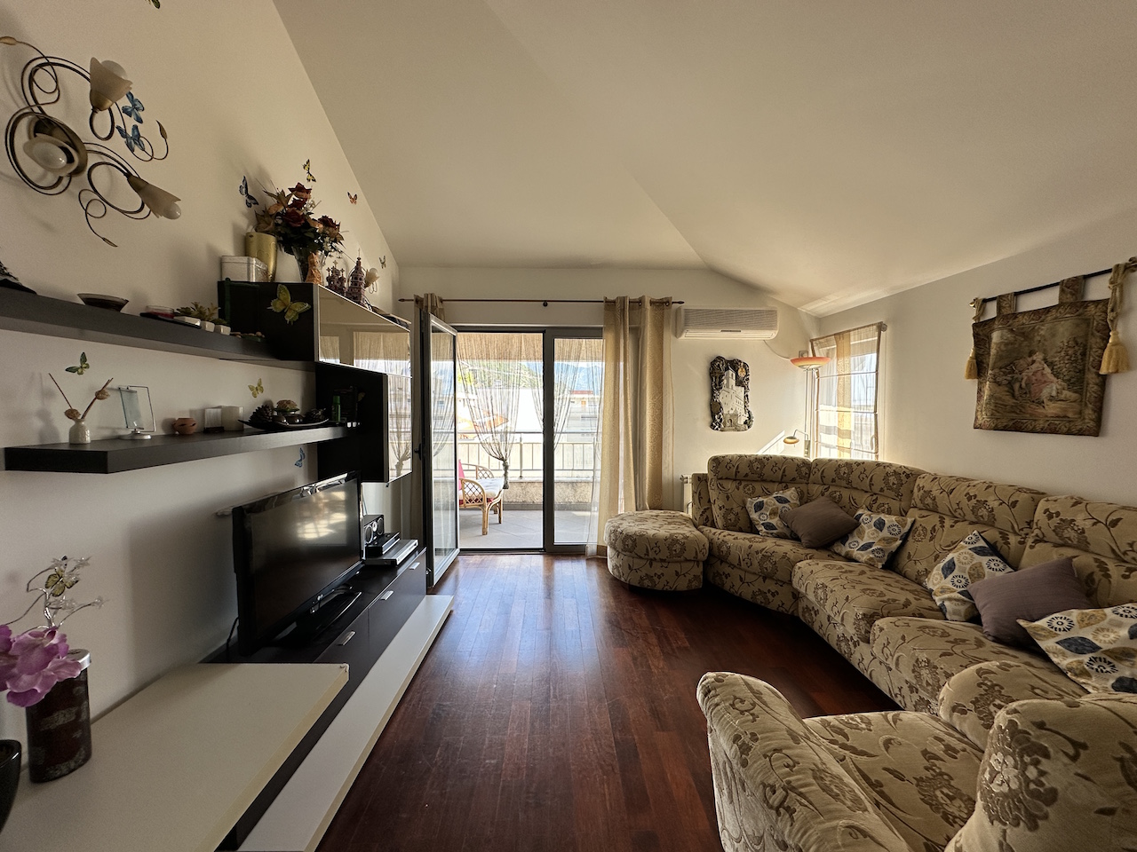 Appartamento a Budva, Montenegro, 92 m² - foto 1