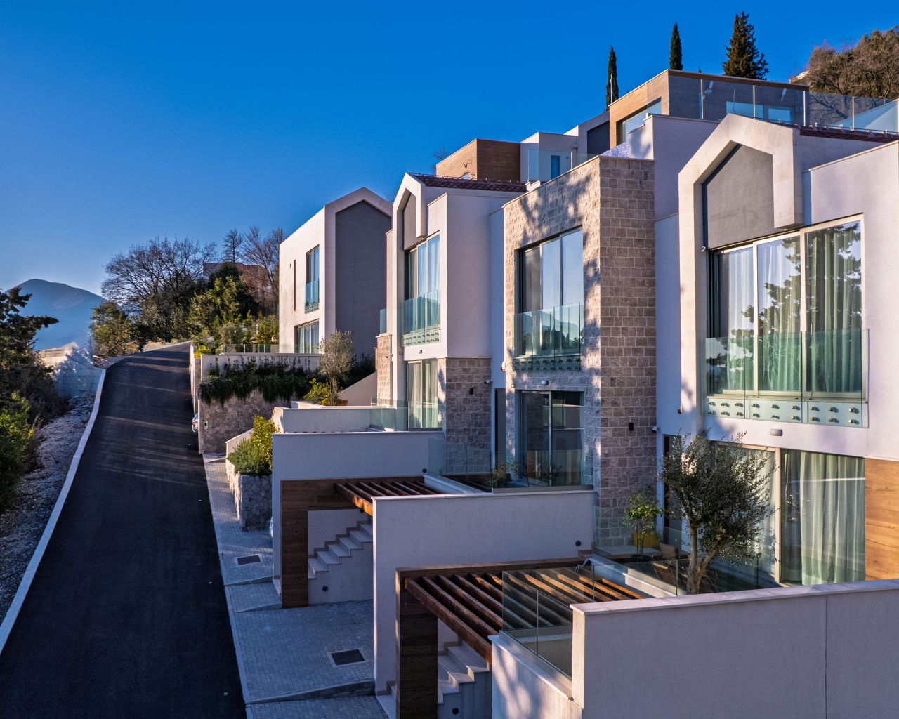 Townhouse a Tivat, Montenegro, 104 m² - foto 2