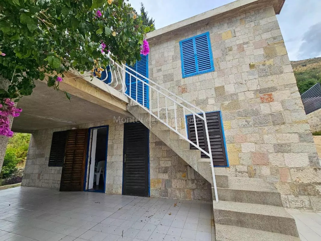 Casa a Petrovac, Montenegro, 126 m² - foto 1