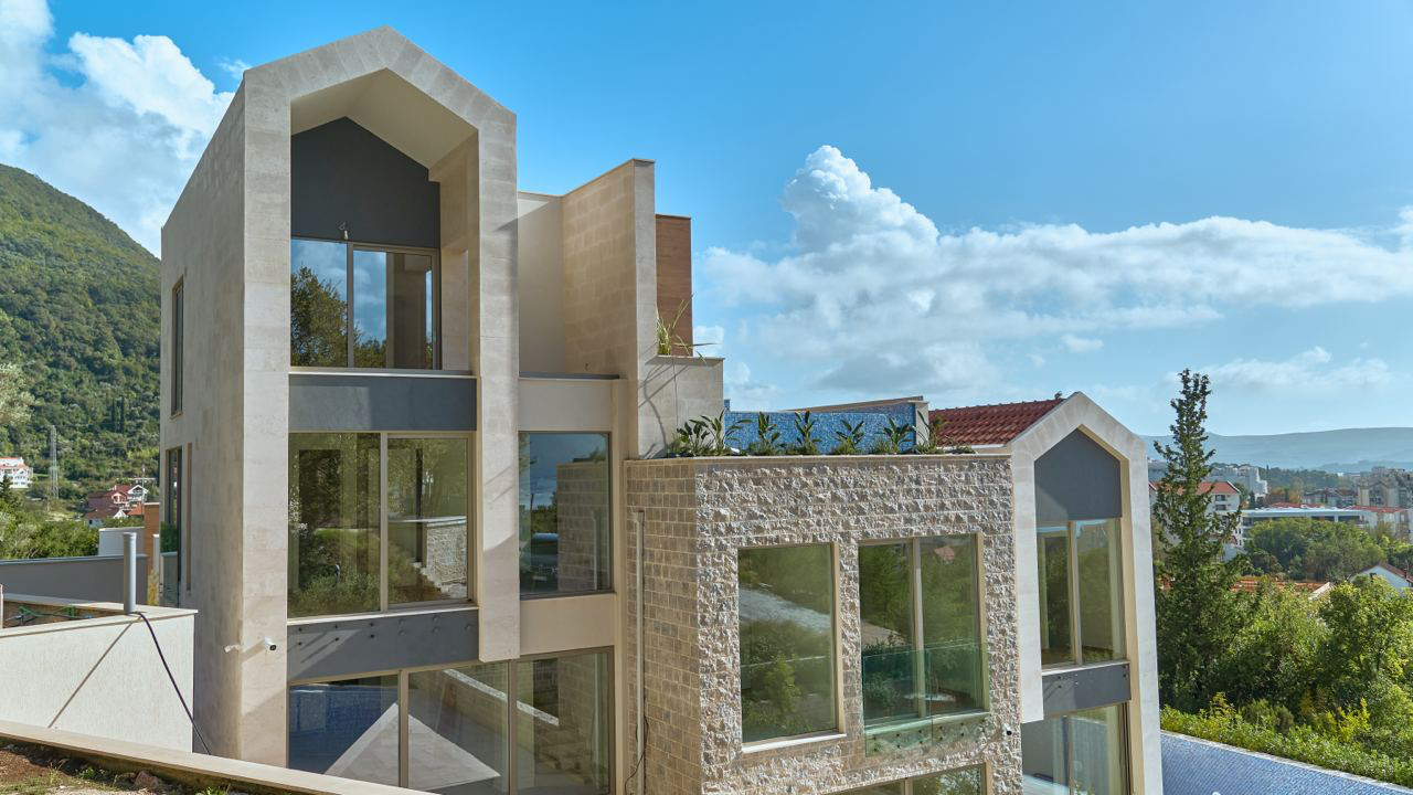 Maison urbaine à Tivat, Monténégro, 101 m² - image 2