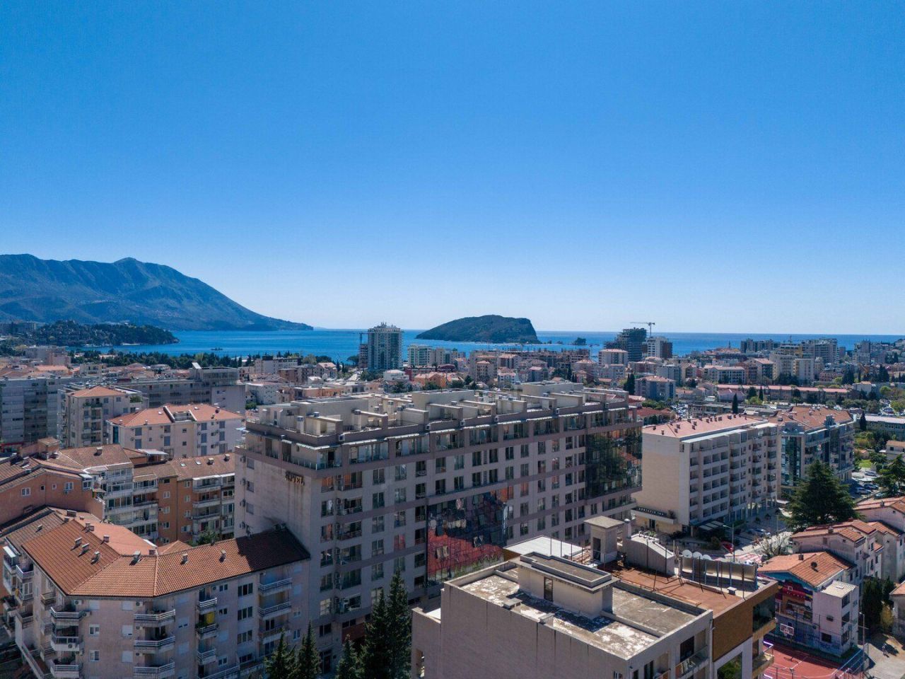 Apartamento en Budva, Montenegro, 83 m² - imagen 2