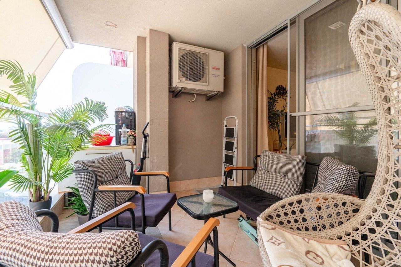 Apartamento en Budva, Montenegro, 83 m² - imagen 19